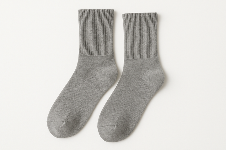 גרביים אפורים